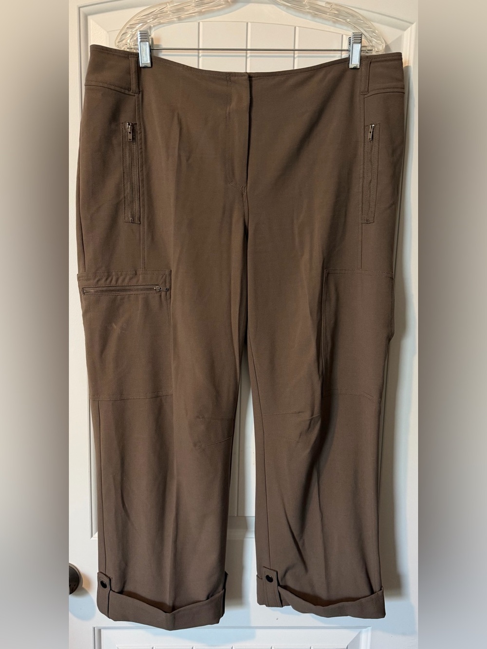 Chico’s Magique Cargo Pants in Dark Khaki size: 3 / XL / 16